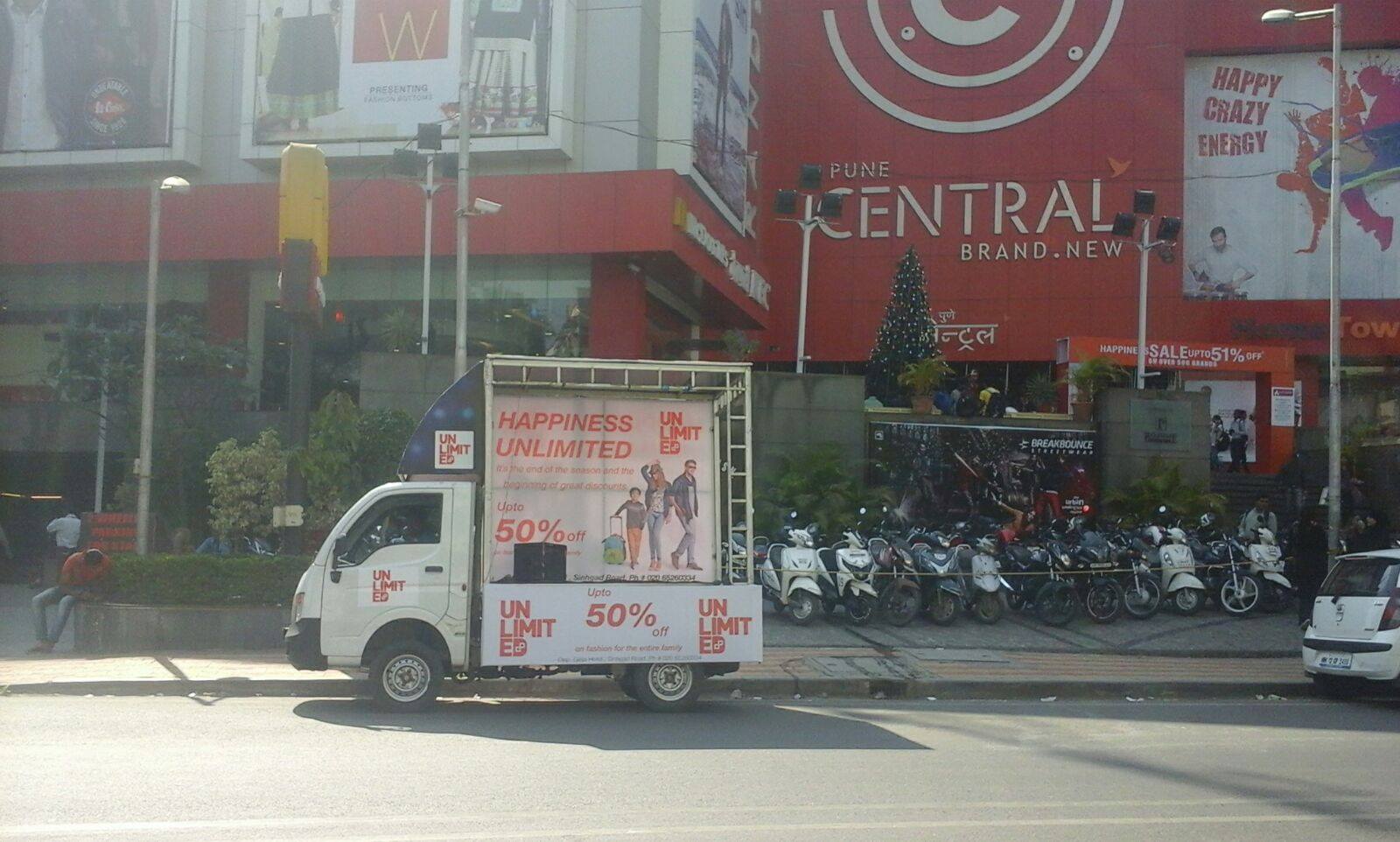 Unlimited-Fashion-Store-Roadshow.jpg
